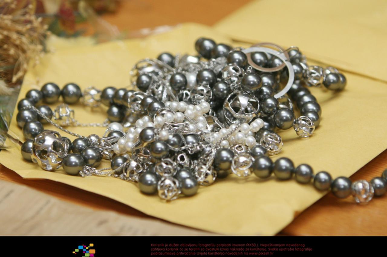 '16.08.2010., Zagreb - Press konferencija PUZ-a povodom privodjenja pljackasa zlatarnice na kojoj su govorili Damir Marcic, pomocnik nacelnika sektora krim policije, Mihael Varga, zamjenik nacelnika P