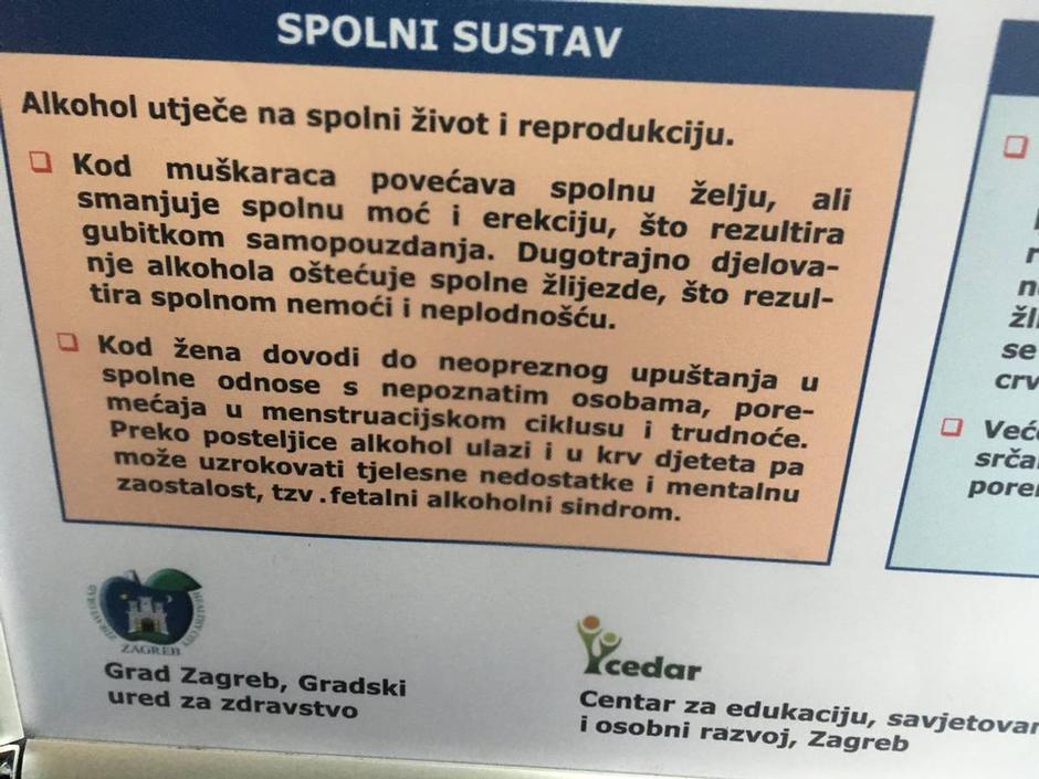 Plakat u tramvaju