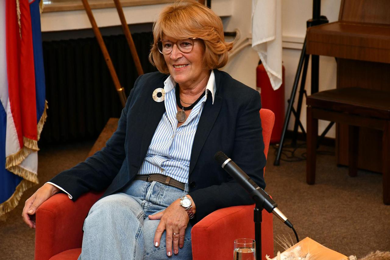 Slavonski Brod: Predstavljanje knjige "Idem u penziju-i što sad" liječnice u mirovini Mire Lončar Dušek