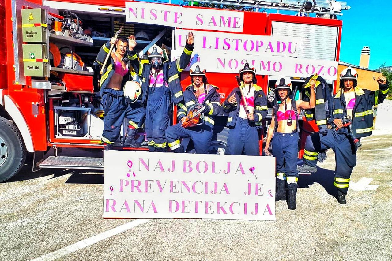 Vatrogasci u grudnjacima