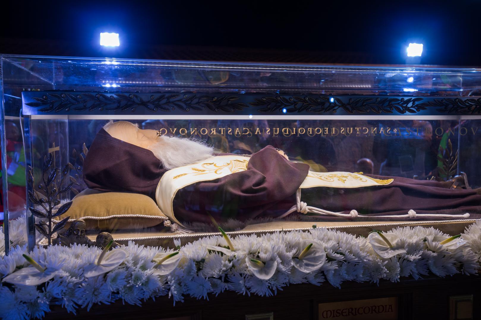 Veliki broj vjernika dočekao sarkofag s relikvijama tijela sv. Leopolda Mandića