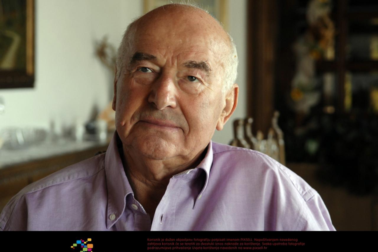 '27.09.2011., Cabar - Biznismen Marijan Filipovic na svojem imanju u Gorskom kotaru u sumi u blizini Trsca. Photo: Goran Kovacic/PIXSELL'