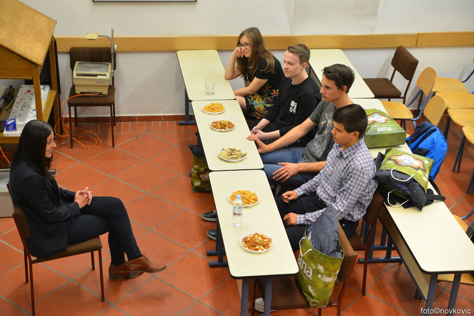 Janina ambasadorica Vernesa Smolčić ugostila mlade astrofizičare