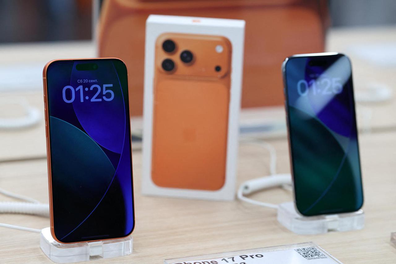 New iPhone 17 demonstrated in Moscow store ahead of sales launch in Russia