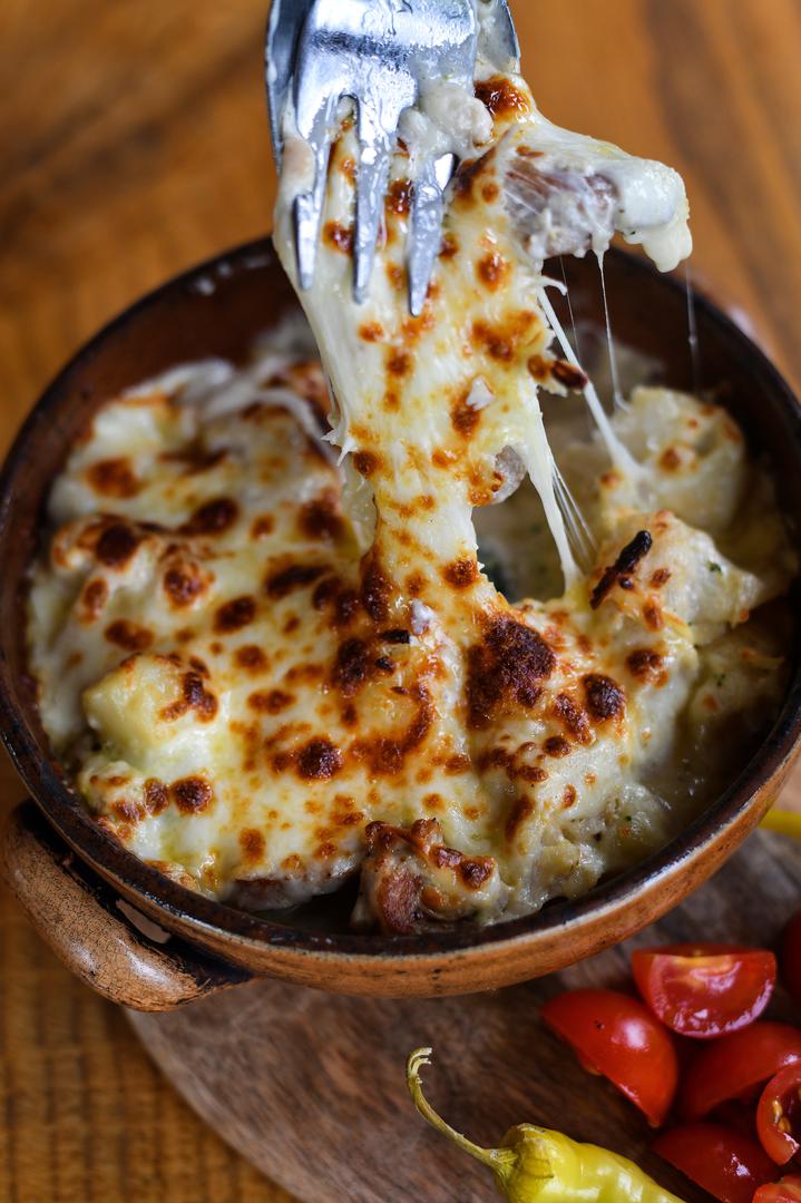 Slasni lungić u povrću, siru i vrhnju