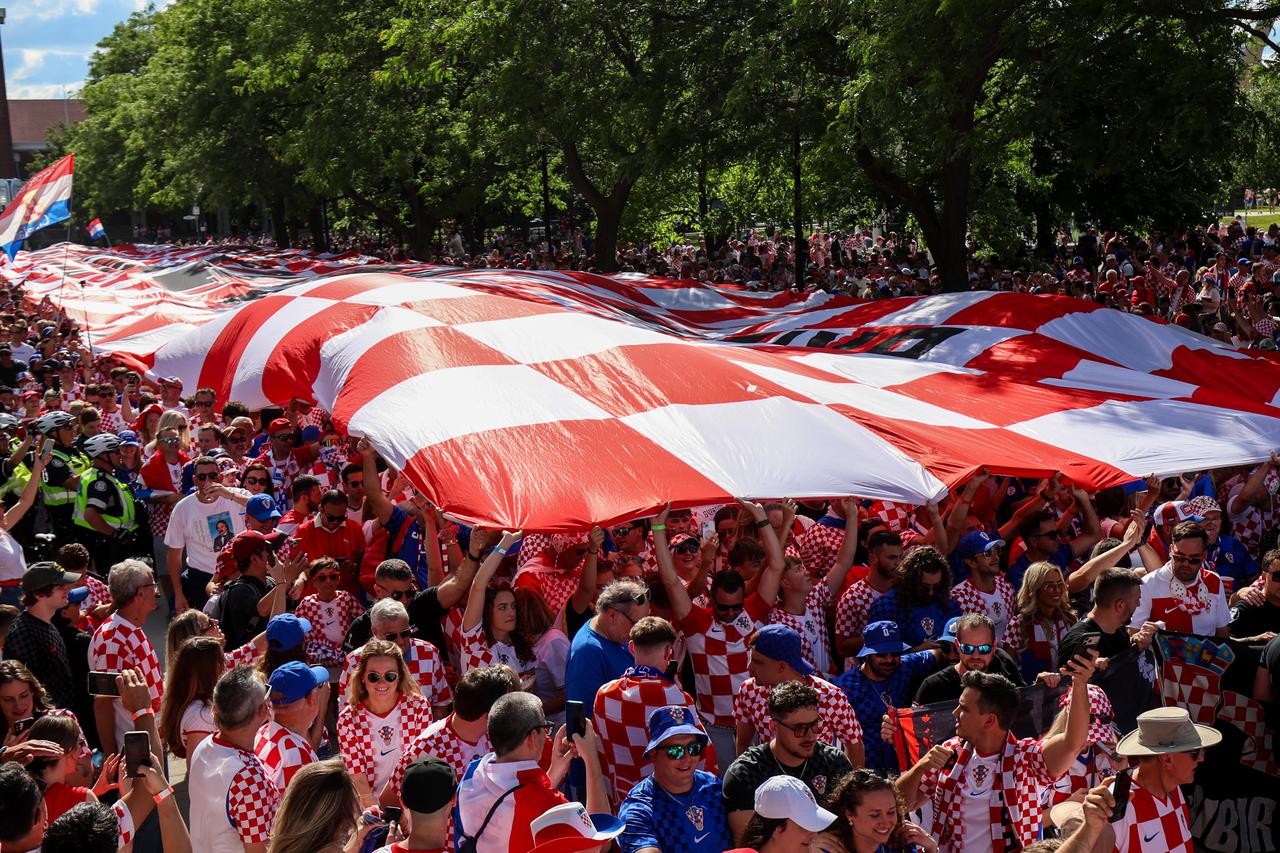 SP 2026 Toronto: Veliki hrvatski korteo prema Toronto stadionu sa 100-metarskom zastavom