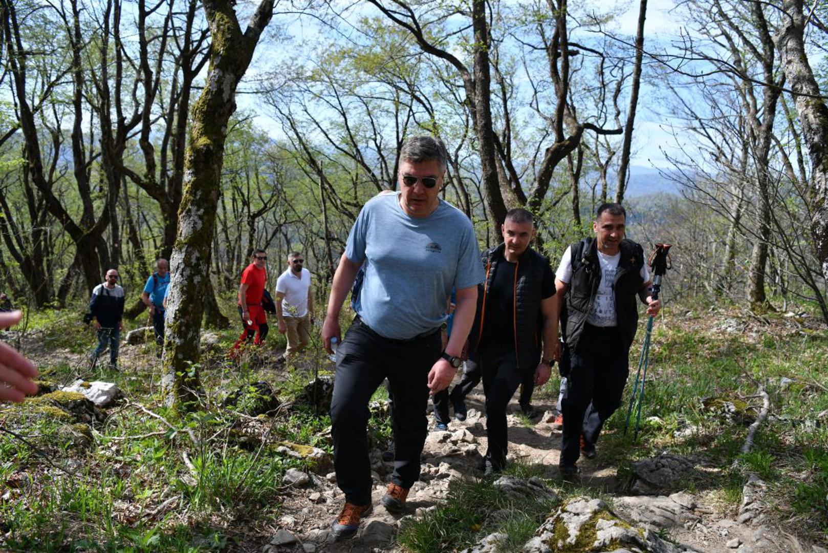 "Kod obilježavanja svih okruglih obljetnica u našoj državi pokrovitelji su uvijek bili naši predsjednici; '94. Tuđman, 2024. Stjepan Mesić, 2014. Ivo Josipović i ove godine to je Zoran Milanović, te vam na tome zahvaljujemo, a posebno što je došao tu kod nas na Klek", dodao je.