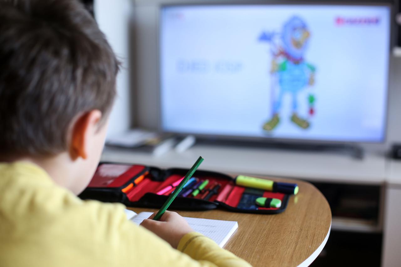 Zagreb: Nastava preko virtualnih učionica na HRT 3