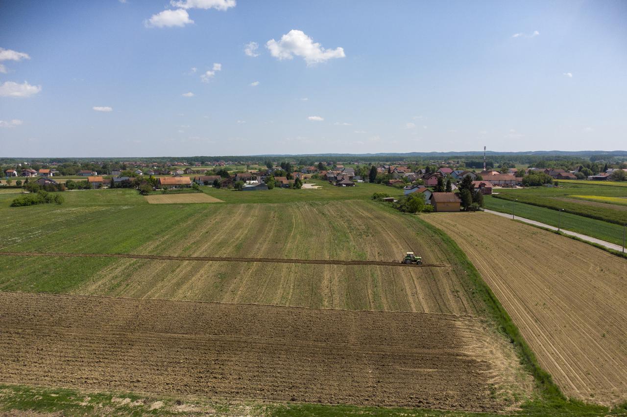 Poljoprivredni radovi na području Brezovice