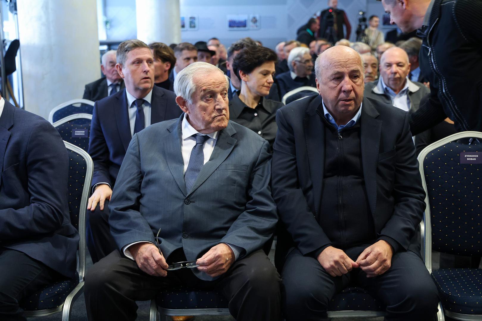 Skup je privukao velik broj uglednika povezanih s klubom.