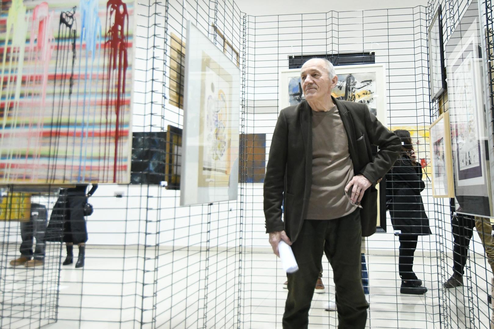 Kako je prilikom otvorenja objasnio Marijan Špoljar, riječ je o privatnoj obiteljskoj zbirci. Ona se bavi umjetnošću na različite načine, od galerije do grafičke produkcije koja je zadnjih 25 godina vjerojatno najjača u Hrvatskoj, rečeno je na otvorenju