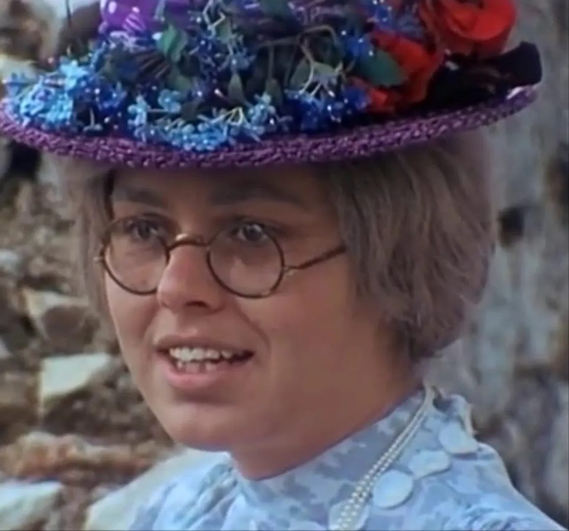 Ipak, najviše je ostala zapamćena kao šarmantna Marijeta iz serije Velo misto i kao Zlatka Vrtirepka iz Prosjaka i sinova.