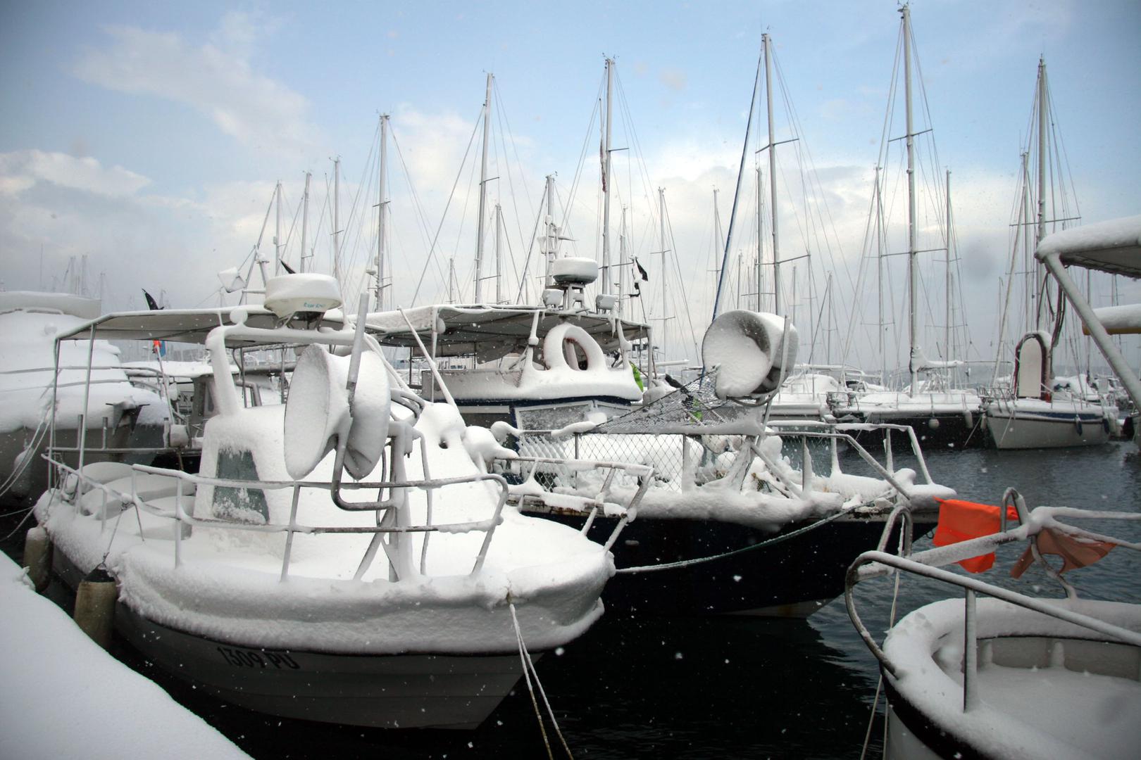 
Na današnji dan 2009. godine u Puli je palo trideset centimetara snijega, a obilni je snijeg zameo gotovo cijelo obalno područje od Istre do Kvarnera.