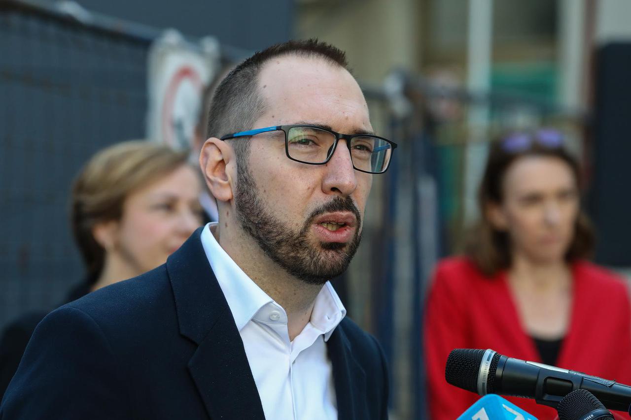 Tomašević obišao gradilište budućeg Zavoda za mikrobiologiju Kliničke bolnice Sveti duh