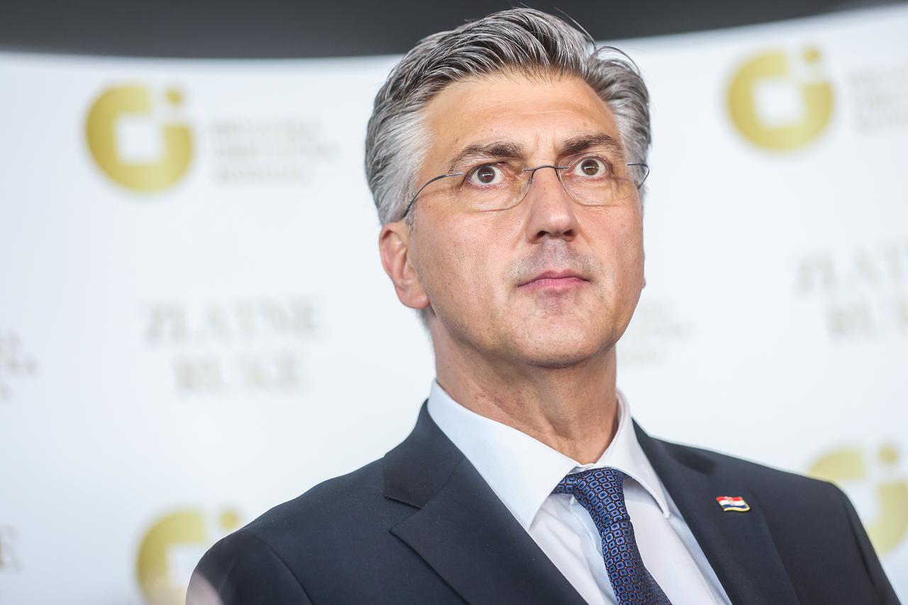 Zagreb: Premijer Plenković na svečanoj akademiji u povodu obilježavanja Dana Hrvatske obrtničke komore