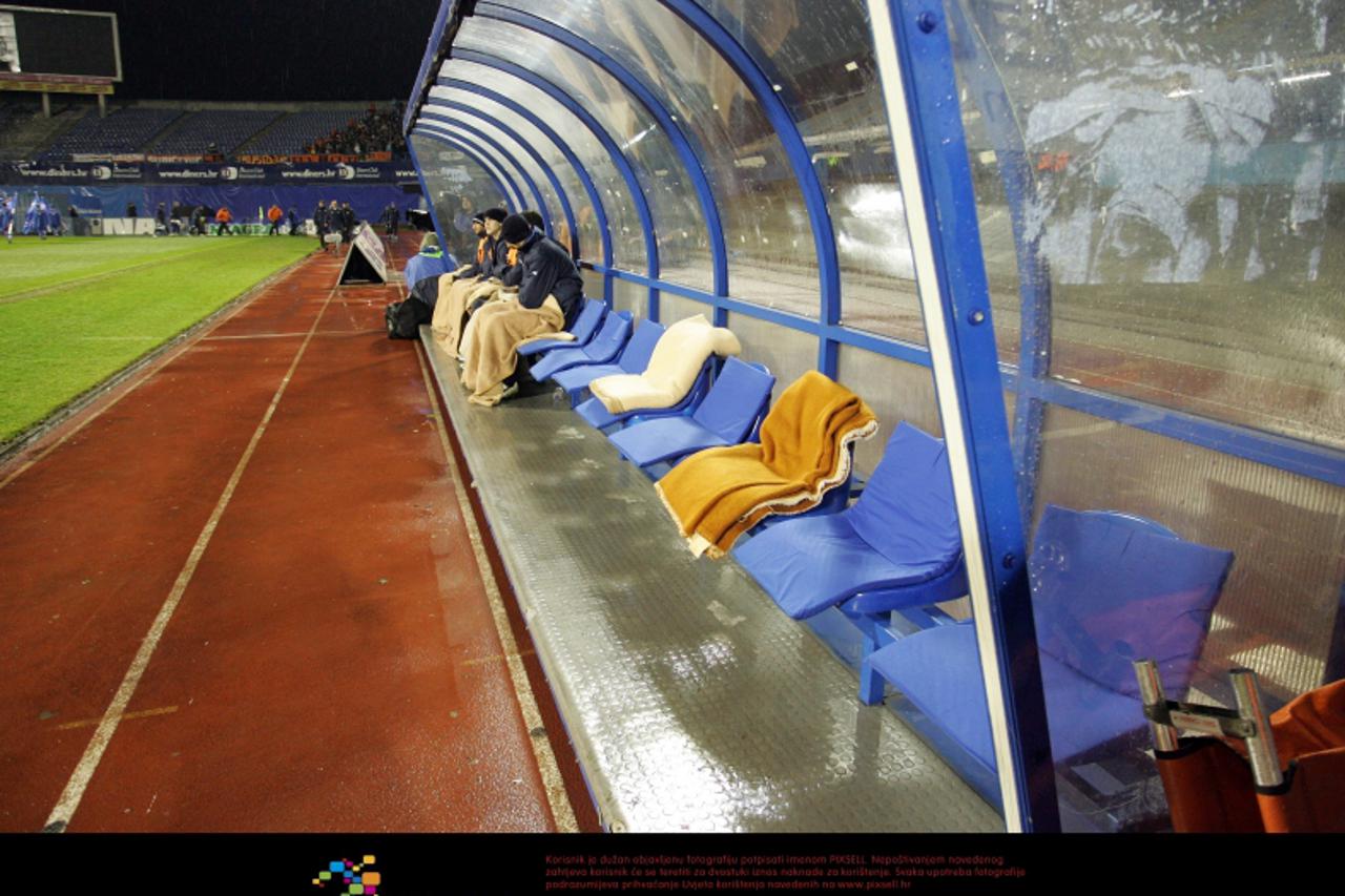 '08.11.2009., Zagreb, Hrvatska - Stadion Maksimir, 1 HNL, 14. kolo. Utakmica NK Dinamo - NK Sibenik. klupa dinamo Photo: Sanjin Strukic/PIXSELL prazna klupa u nk dinamo '