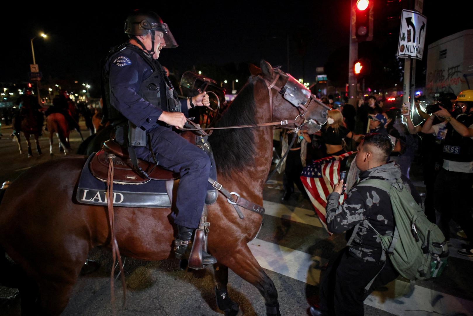 Sedam milijuna ljudi po tvrdnjama organizatora okupilo se u subotu u SAD-u na više od 2700 mirnih skupova protiv politike američkog predsjednika Donalda Trumpa.