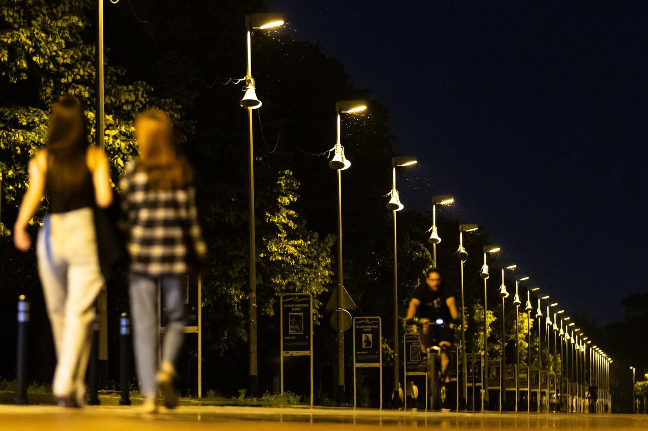 Zagreb: Javna rasvjeta uz jezero Jarun