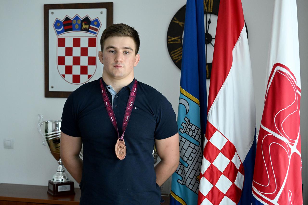 Zagreb: Upriličen prijem za Marka Milanovića koji je osvojio brončanu medalju  na nedavno održanom hrvačkom EP-u   