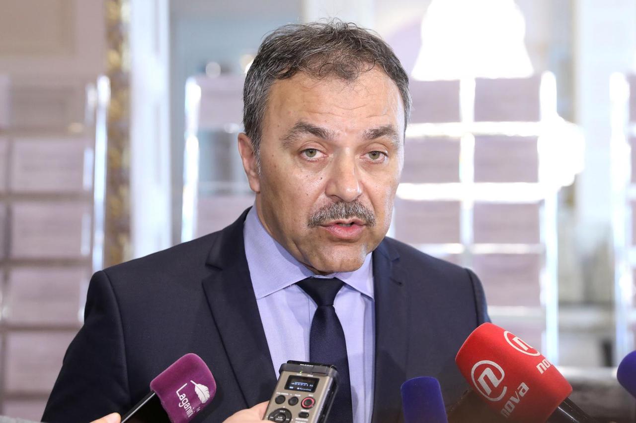 Vlaho Orepić