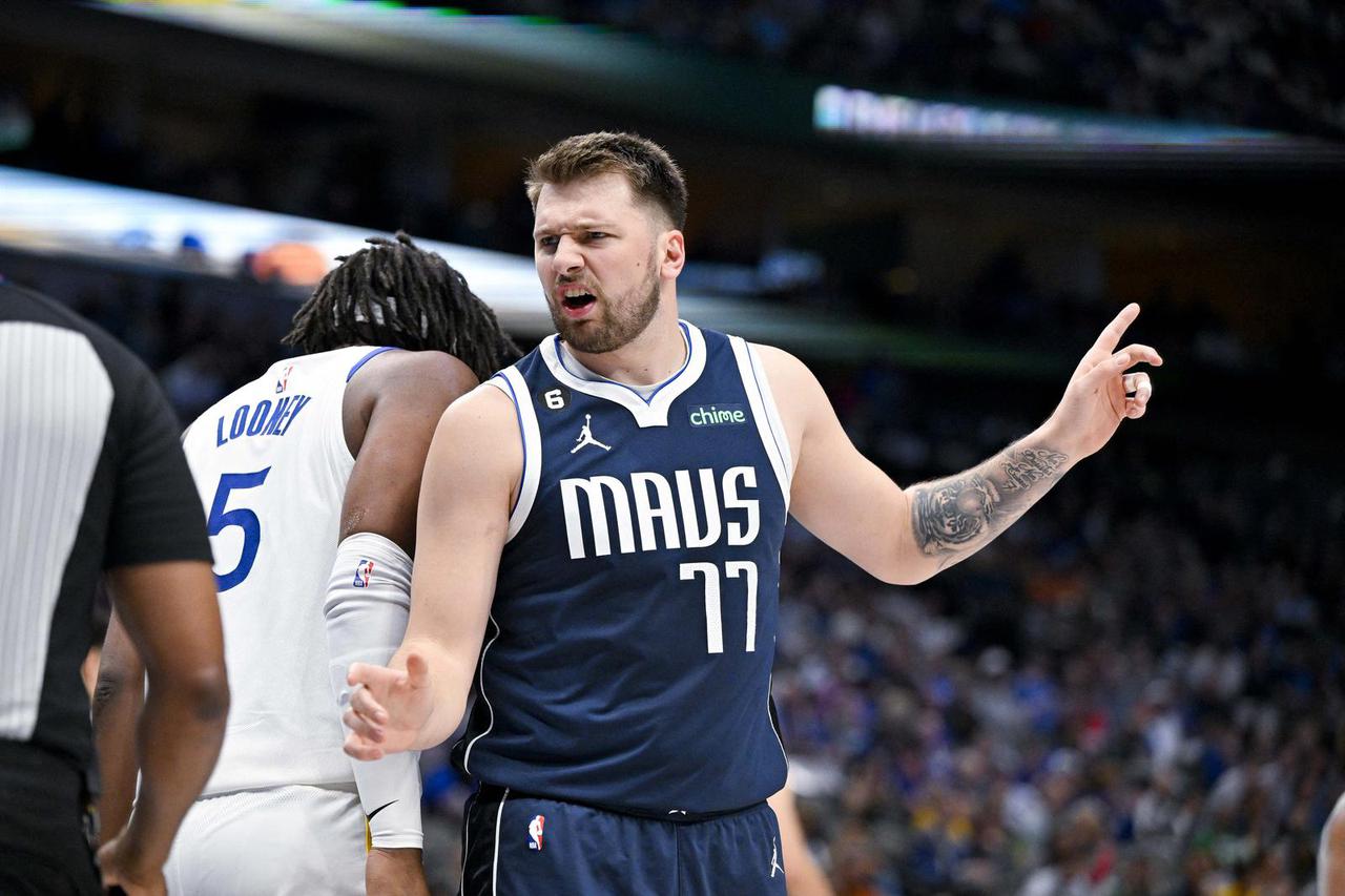 NBA: Golden State Warriors at Dallas Mavericks