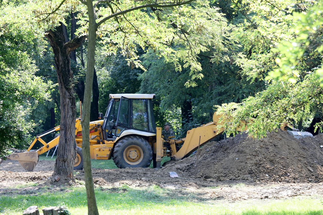 Potraga za tijelima žrtava komunističkih zločina u dvorištu Učiteljskog fakulteta