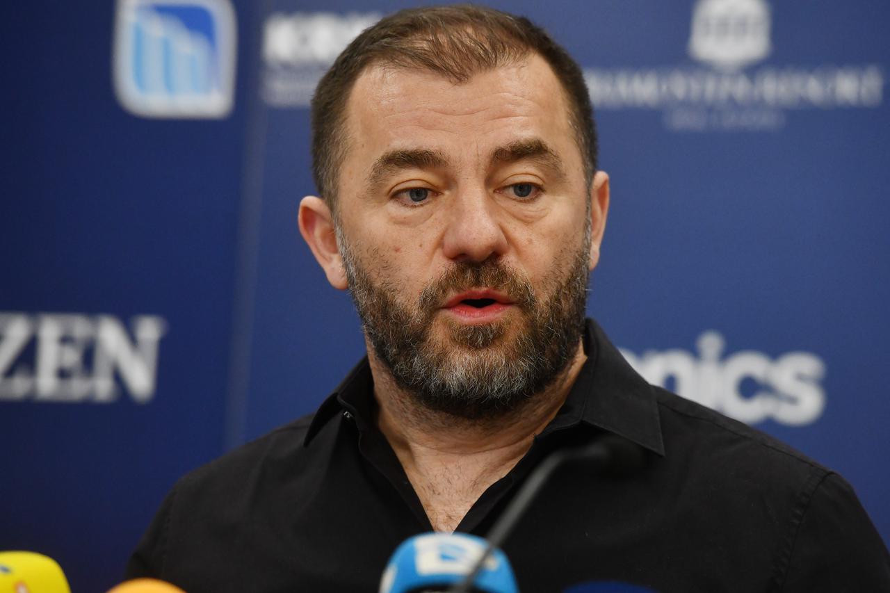 Šibenik: Konferencija za medije Željka Karajice na kojoj je najavljena utakmica ameri?kog nogometa u Hrvatskoj