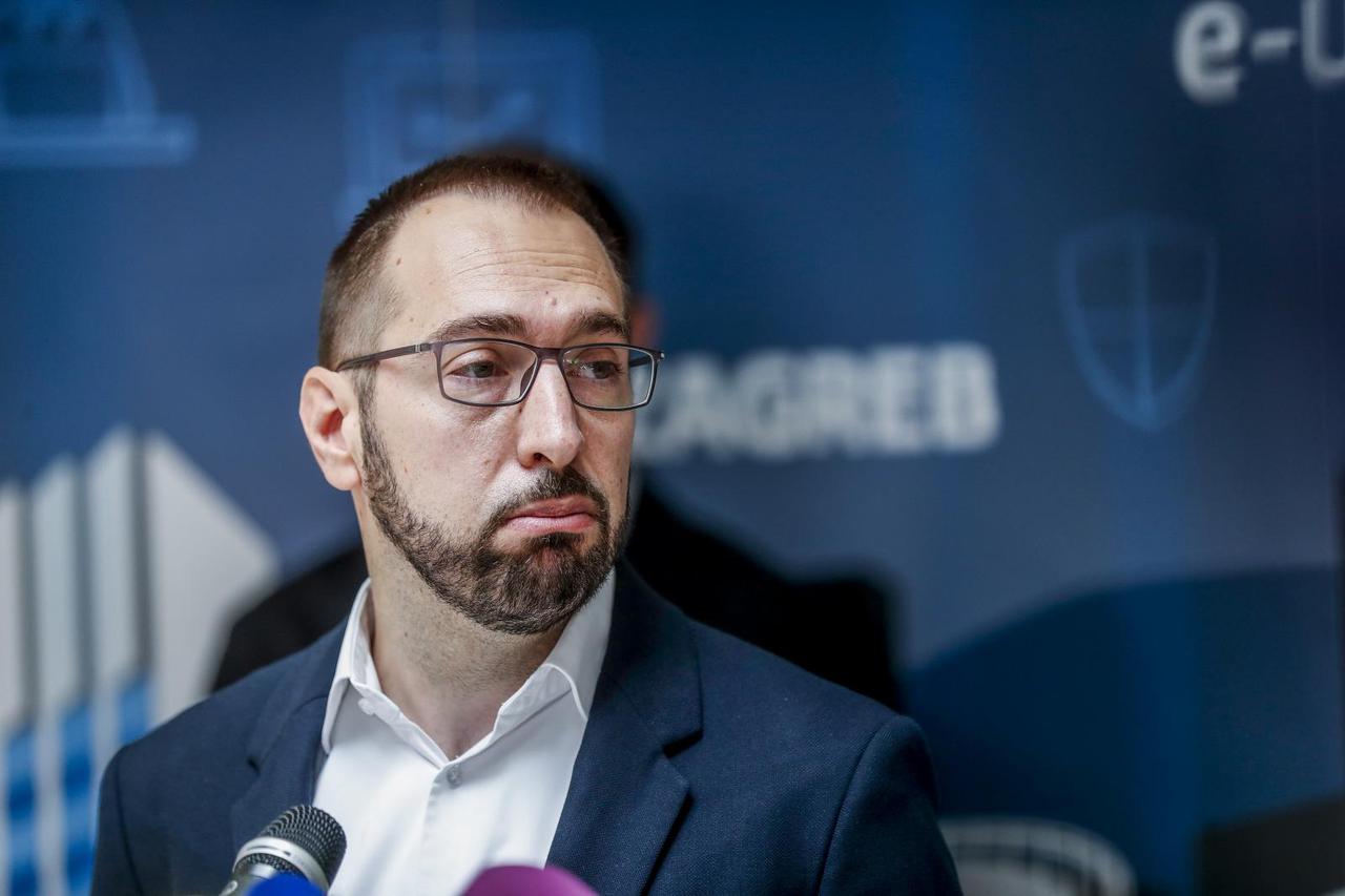 Tomašević najavio prve rezove: Broj službenih automobila smanjuje se sa 140 na 40