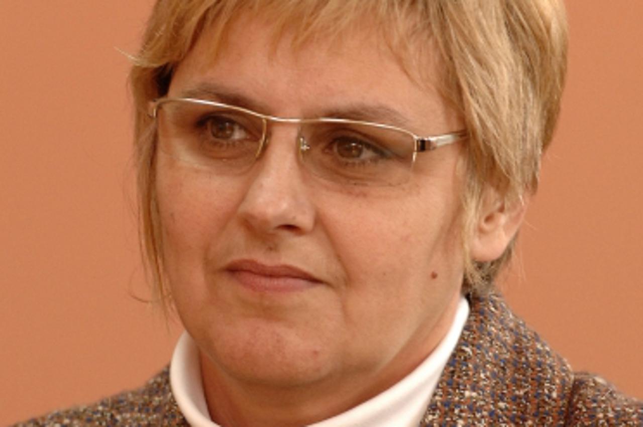'12.10.2010., Pribislavec- Saborski zastupnik Nazif Memedi posjetio malu skolu za rome koja je pocela s radom ovih dana. Visnja Ivacic, nacelnica opcine Pribislavec. Photo: Vjeran Zganec-Rogulja/PIXSE