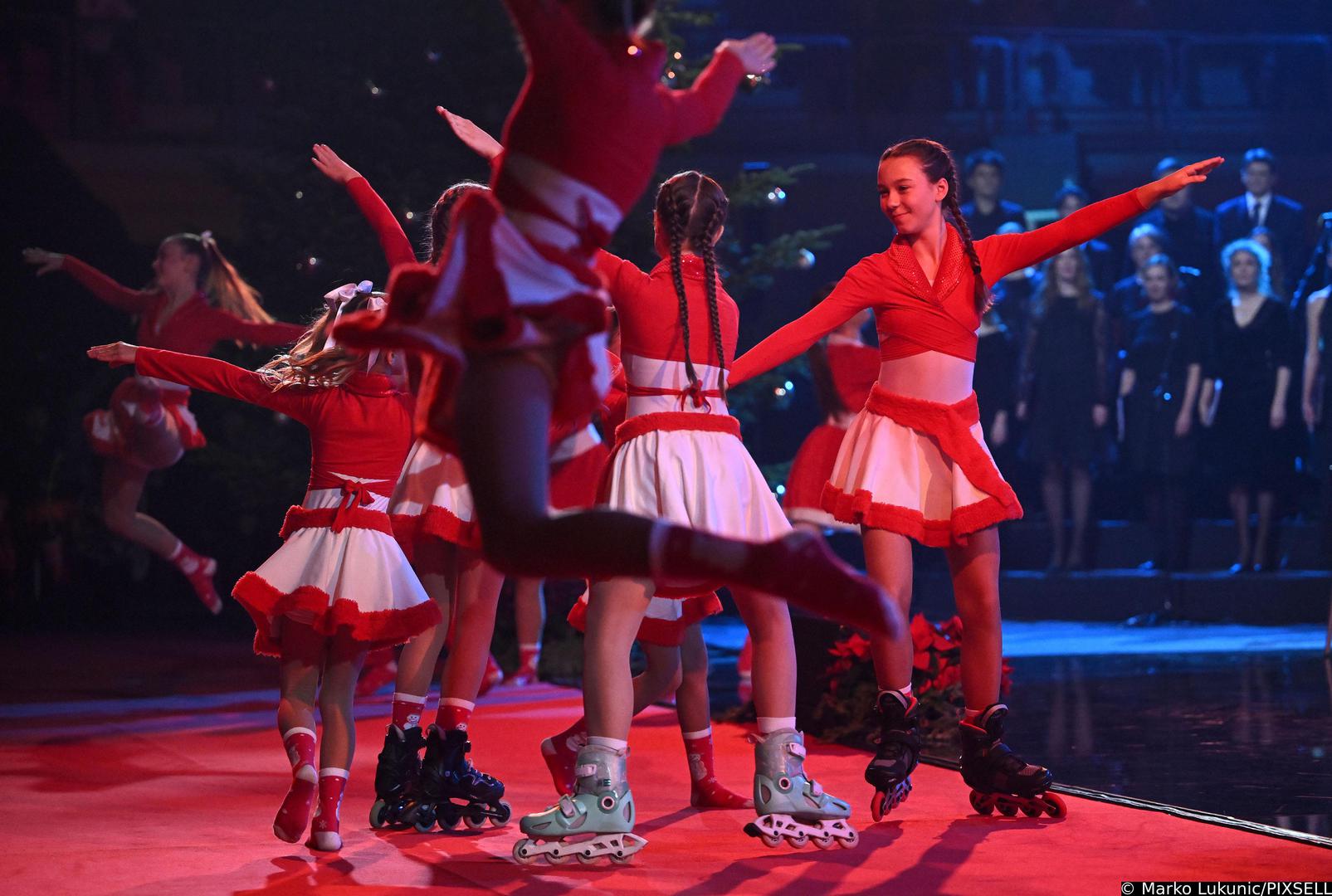 Tradicionalna božićna glazbena manifestacija "Božić u Ciboni" održana je u petak, na blagdan svetoga Stjepana, a riječ je o 36. izdanju koncerta na kojem su nastupili brojni domaći glazbenici, zborovi i orkestri.