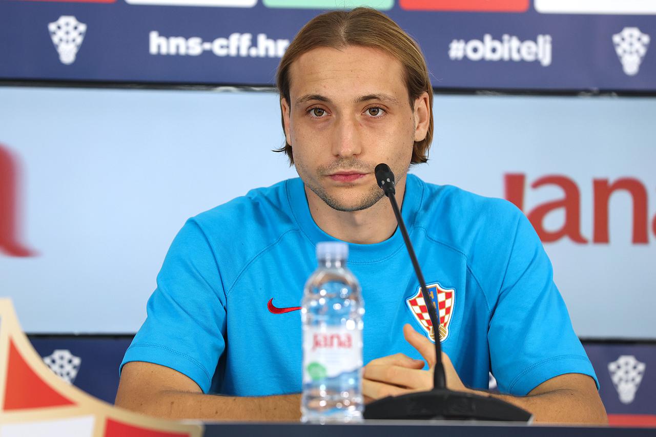 KATAR 2022:  Joško Gvardiol i  Lovro Majer održali konferenciju za medije 