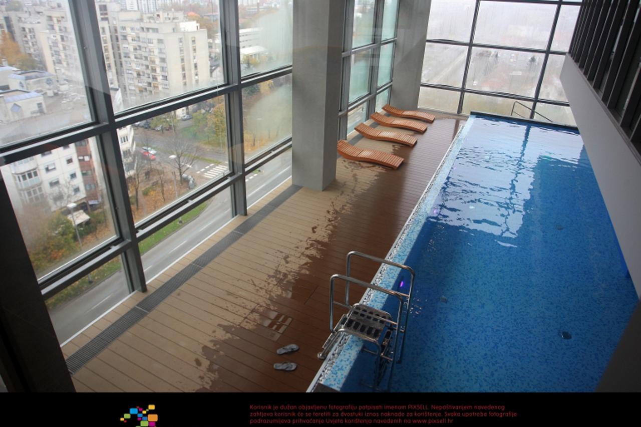 '20.11.2012., Zagreb - Hotel Double Tree by Hilton otvorio je gradonacelnik Milan Bandic uz direktoricu hotela Karin Van den Berg i suradnike. Posjetitelji bazena uzivat ce u pogledu s desetog kata na