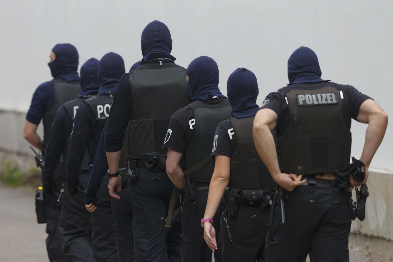 Policija
