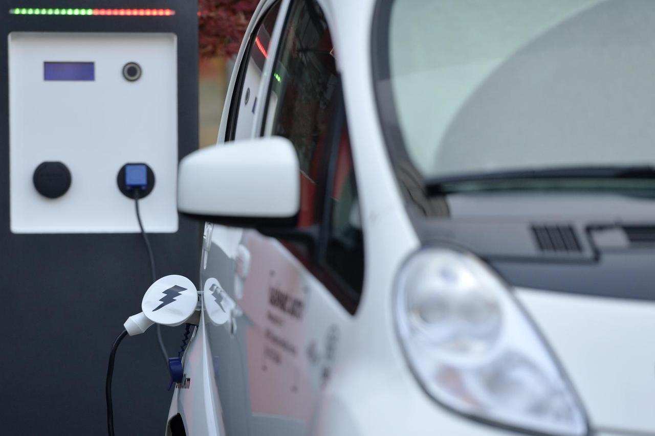 Punjenje elektri?nog automobila