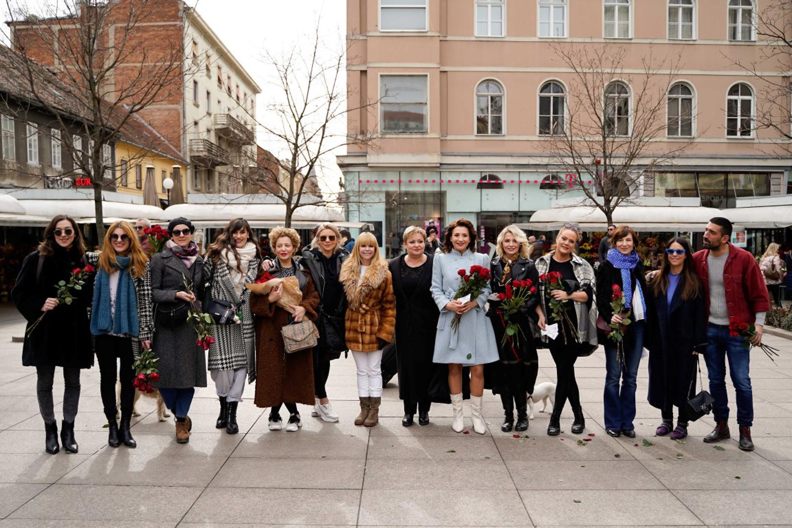 Ova gesta bila je ponukana željom da svojoj vjernoj publici, koja im se kroz više od desetljeća djelovanja opetovano vraća, uzvrate za sve godine odanosti i podrške. Poznati i priznati glumci, osobno su podijelili čak 111 ulaznica za hvaljene predstave ansambla u kojima i sami igraju, a situacija je to koja se zaista ne viđa često. 