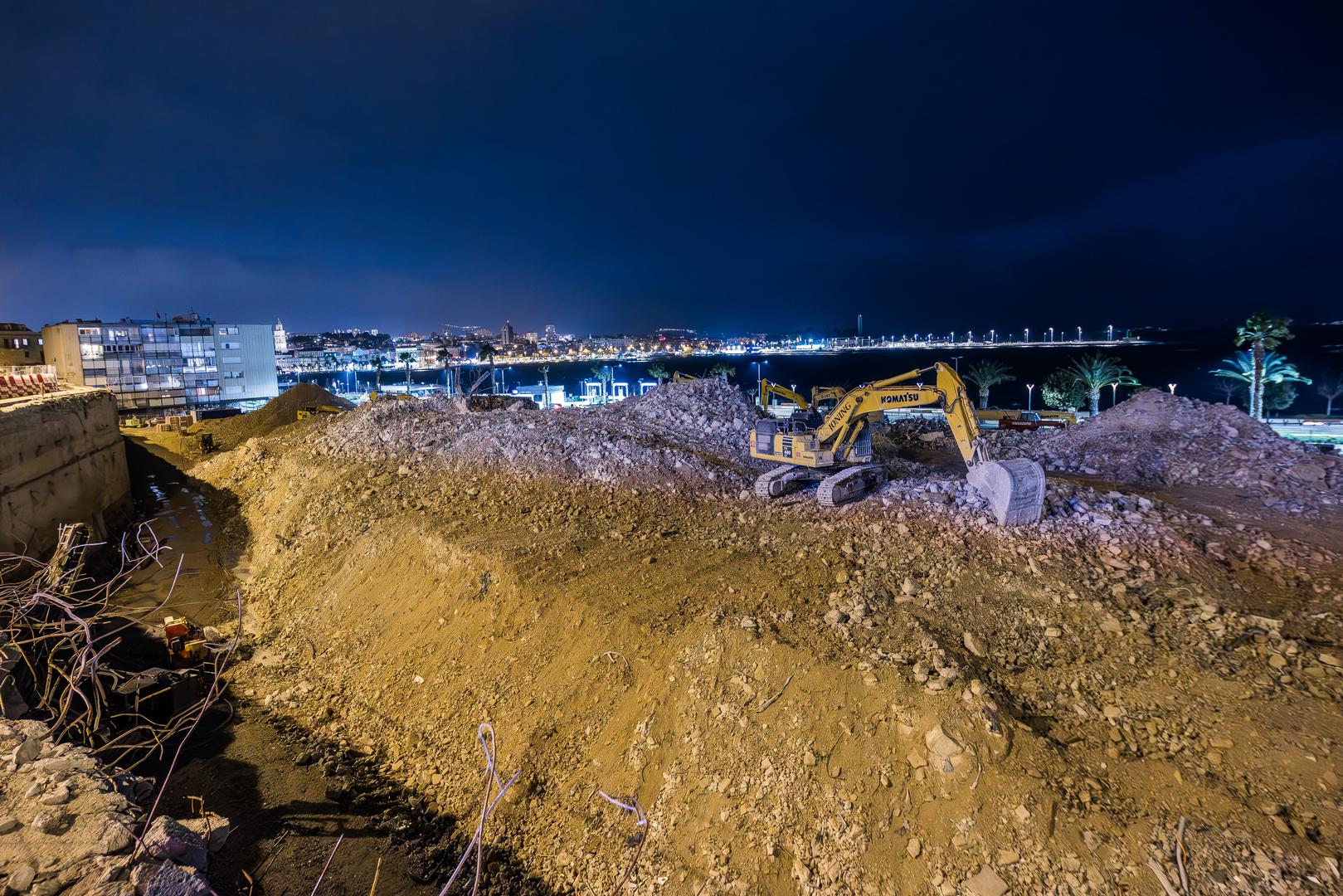 Tijekom današnjeg dana srušen je posljednji dio ostataka bivšeg hotela Marjan u Splitu. Rušenje nekadašnjeg simbola Splita počelo je početkom proljeća prošle godine. Nakon uklanjanja stare strukture, uslijedit će izgradnja novoga objekta.