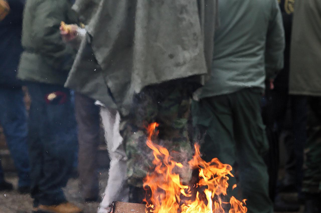 24.10.2014., Zagreb - Prosvjed hrvatskih branitelja ispred Mininistarstva u Savskoj ulici. Branitelji zahtijevaju trenutnu ostavku ministra Freda Matica i pomocnika.  Photo: Jurica Galoic/PIXSELL