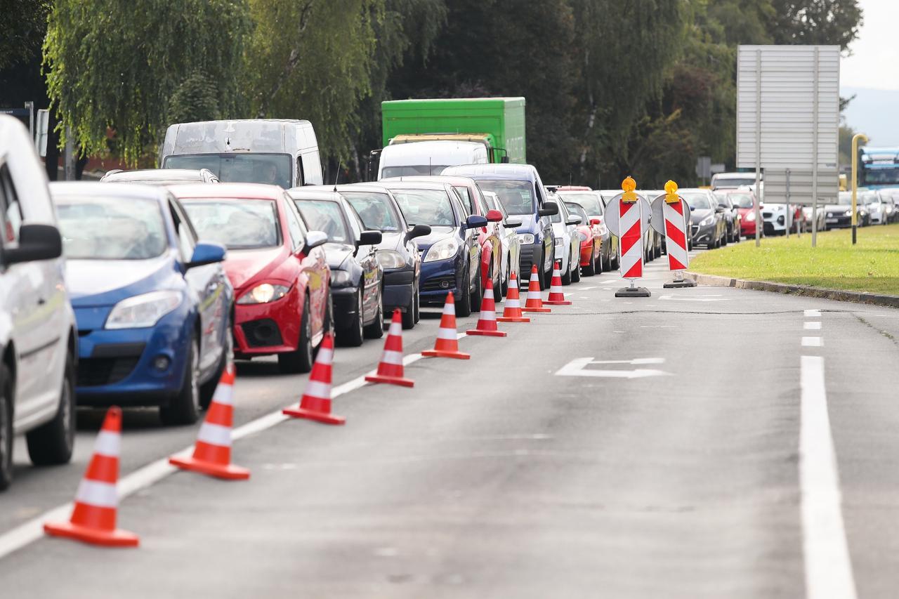 Zagreb: Prometna gužva uoči početka  47. INA Delta Rallyja