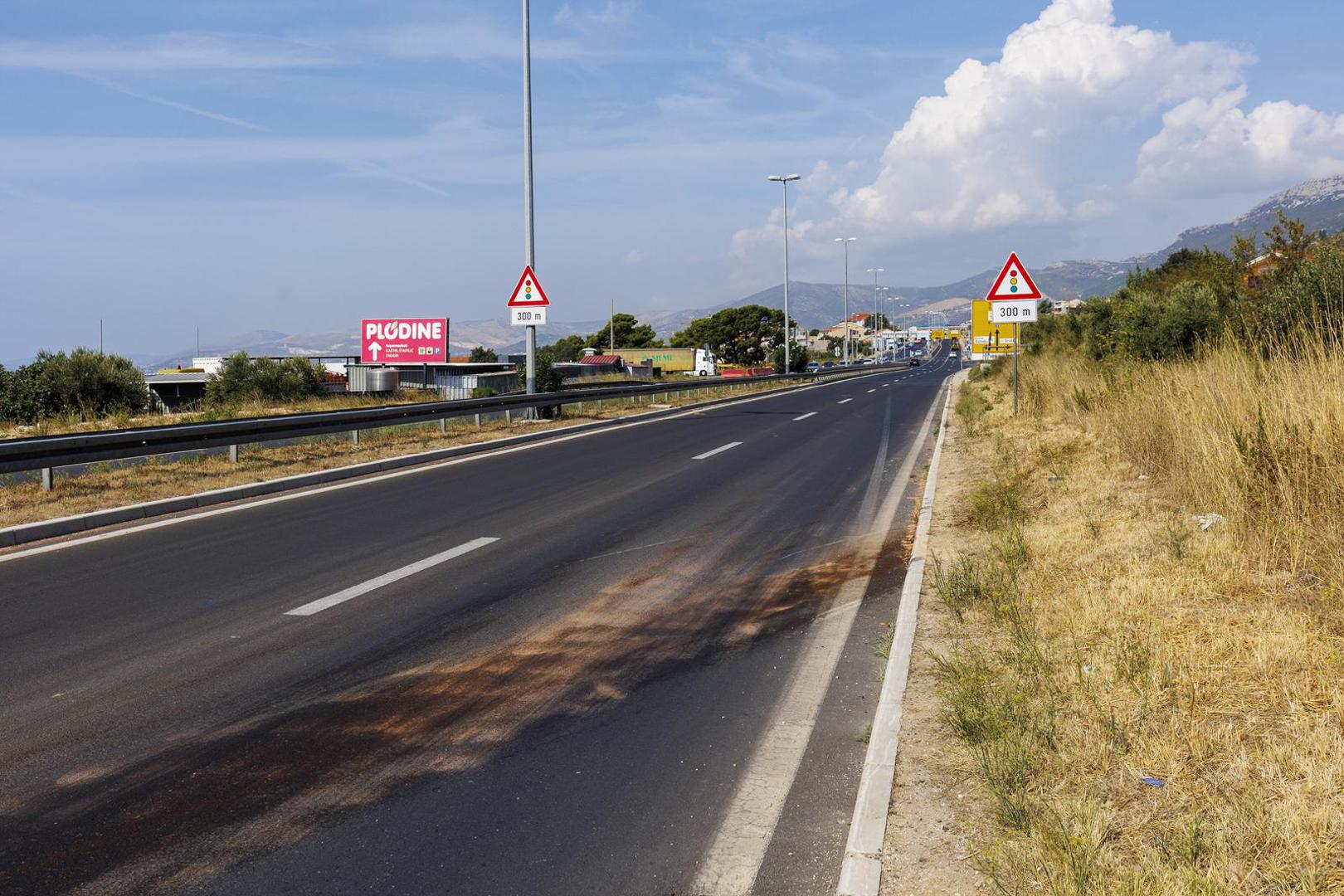 28.08.2022., Kastel Sucurac - U 01:22 sati na brzoj cesti u Kastel Sucurcu doslo je do prometne nesrece u kojoj su sudjelovali automobil i motocikl. U nesreci je poginuo vozac motocikla, Milan Livaja, otac nogometasa Hajduka Marka Livaje. Photo: Miroslav Lelas/PIXSELL