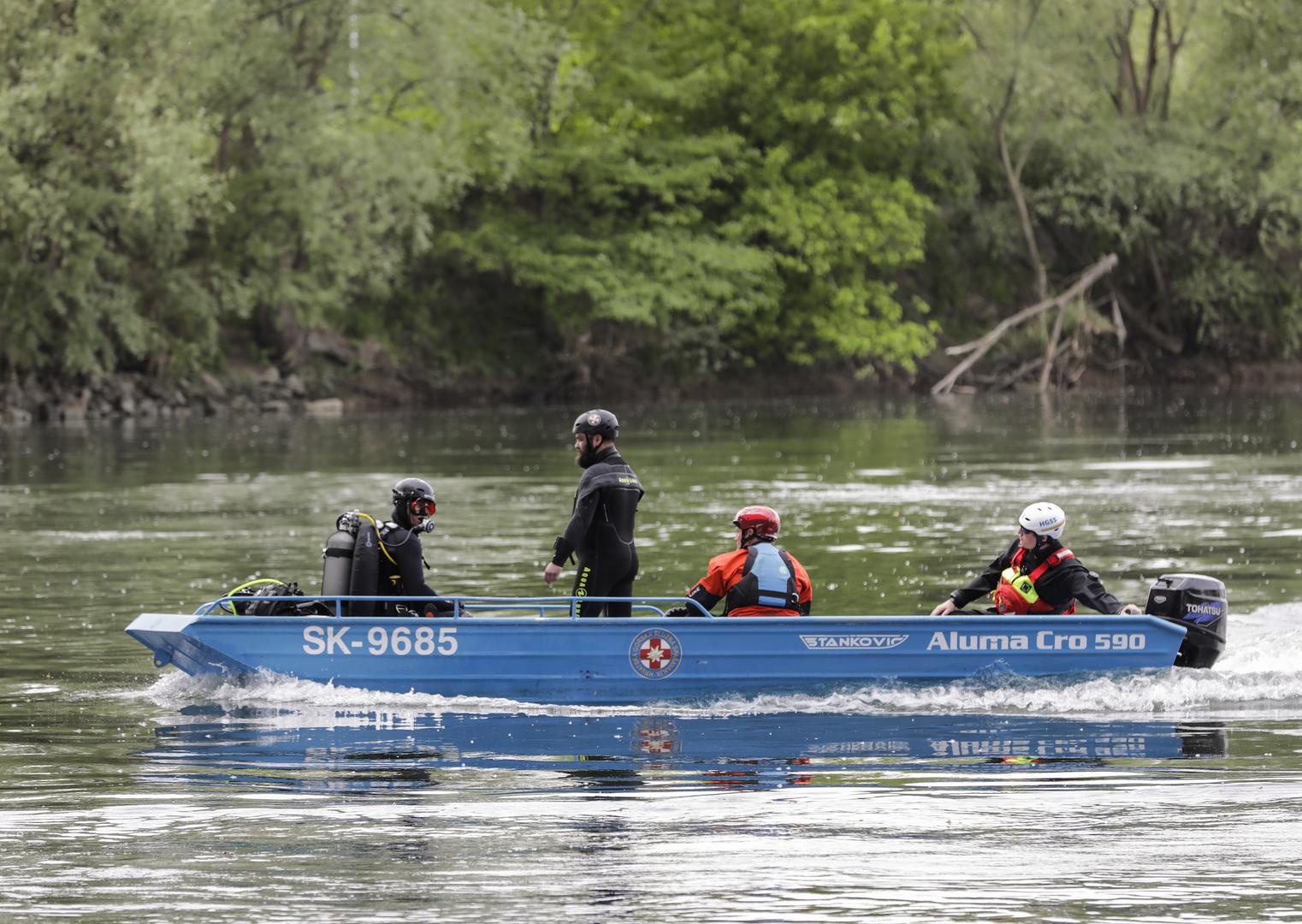  Prema navodima, imali su bračnih problema, a Karlo joj je nekoliko dana prije nestanka izrazio želju za razvodom. Prije braka s Karlom, Marijana je bila udana za Nikolu Nemeševića, kojeg je upoznala u Big Brother kući.