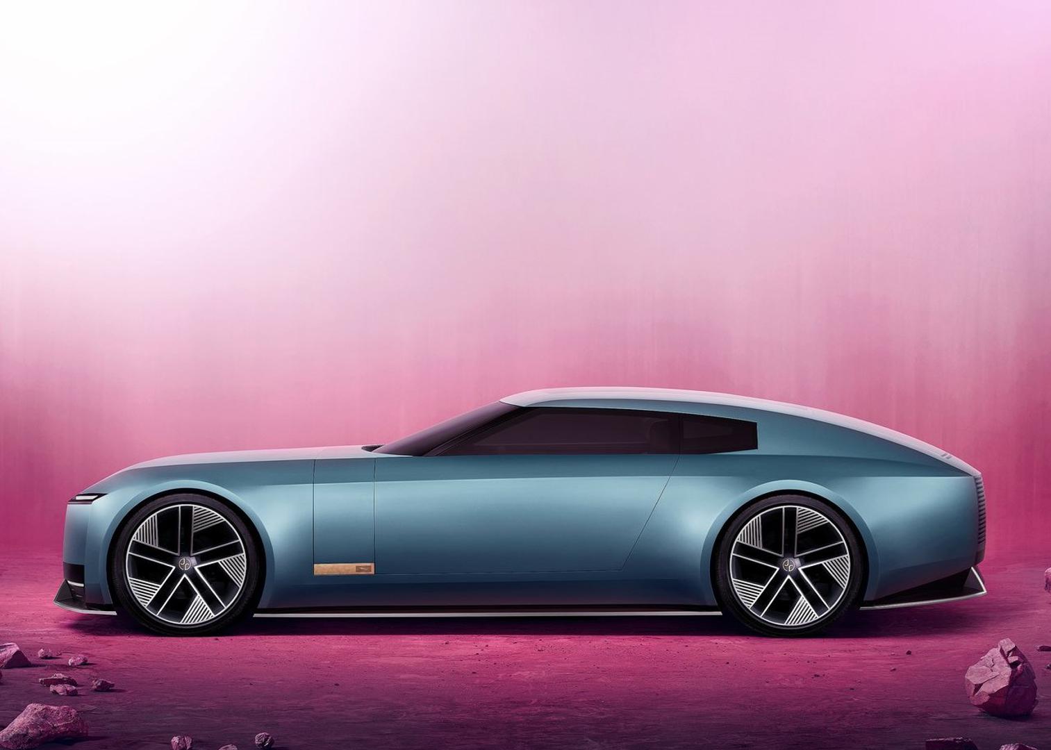 Dvije nule, pak, kazuju da je to model s nultom emisijom ispušnih plinova, budući da je električan.