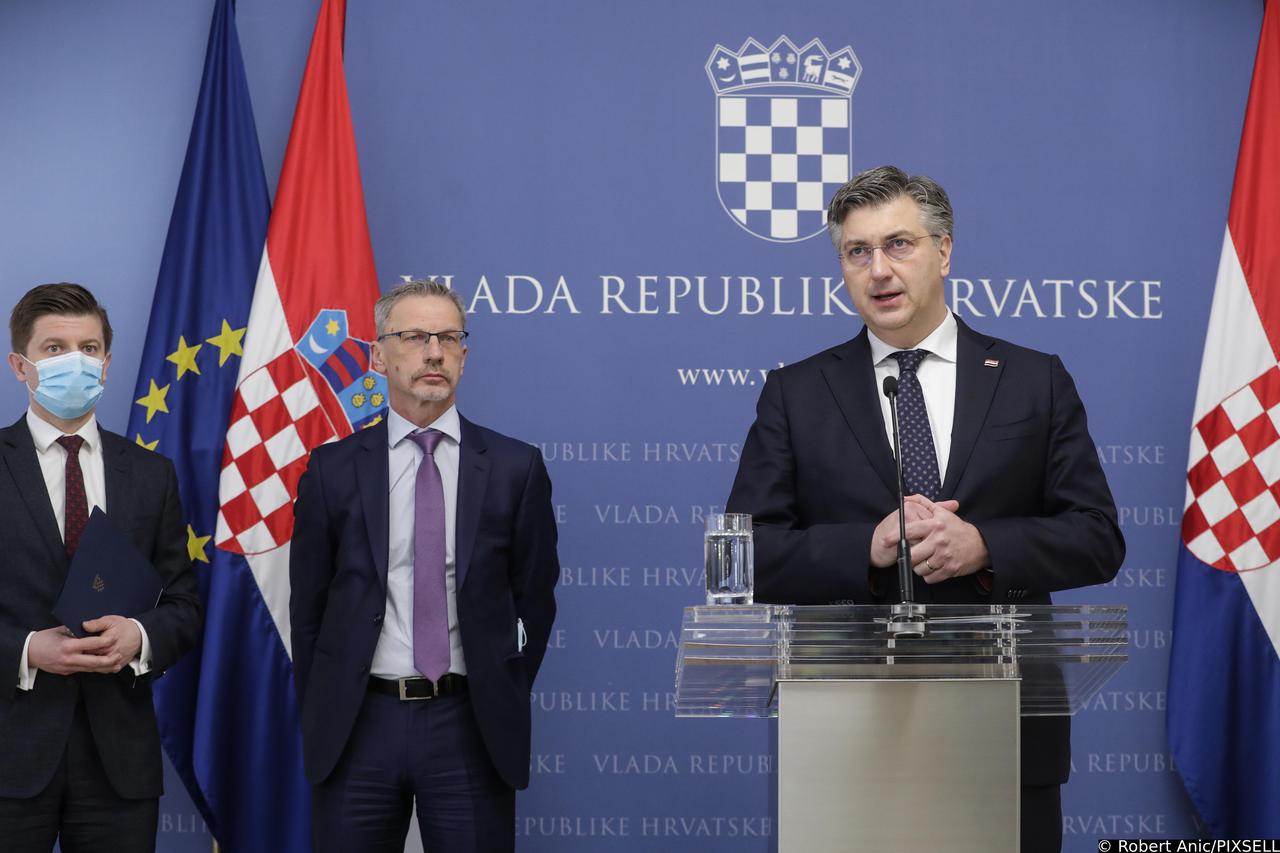 Zagreb: Plenković, Marić i Vujčić o kupnji Sberbanke za 71 milijun kuna