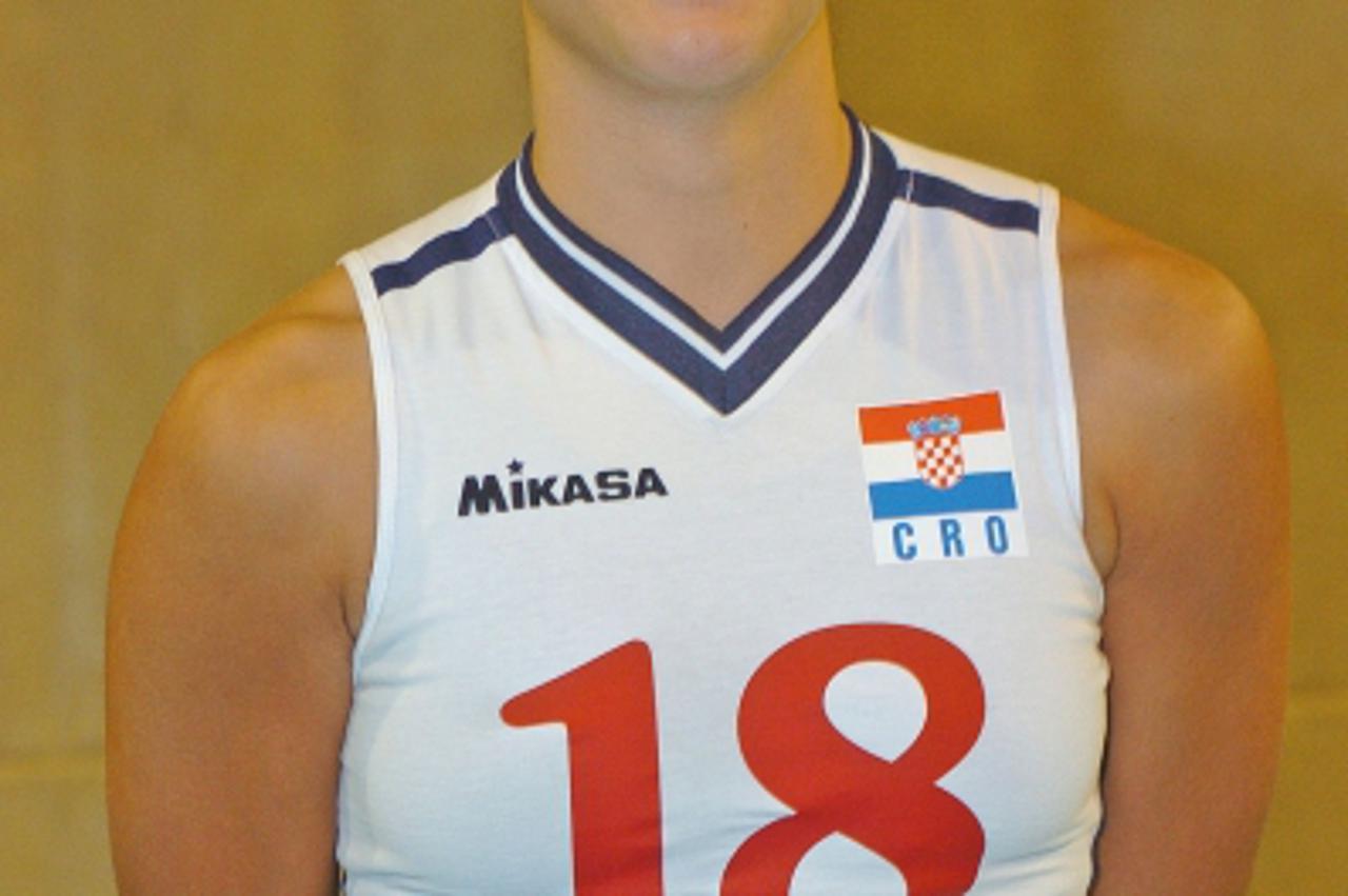 \'13.09.2005.sport....zagreb....dom odbojke na savi-hrvatska zenska odbojkaska reprezentacija na treningu uoci europskog prvenstva.foto:marko prpic maja poljak\'