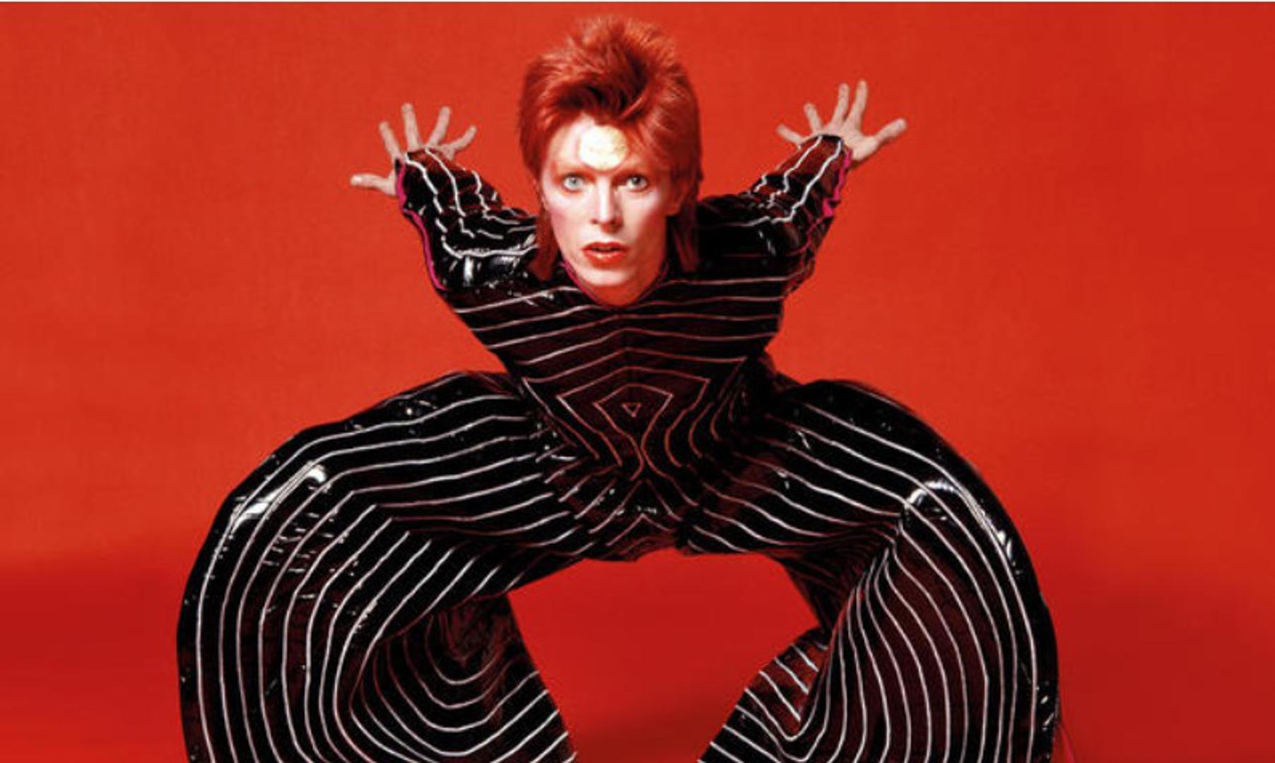 David Bowie postao je prepoznatljiv tek u Priceovim odjevnim kombinacijama