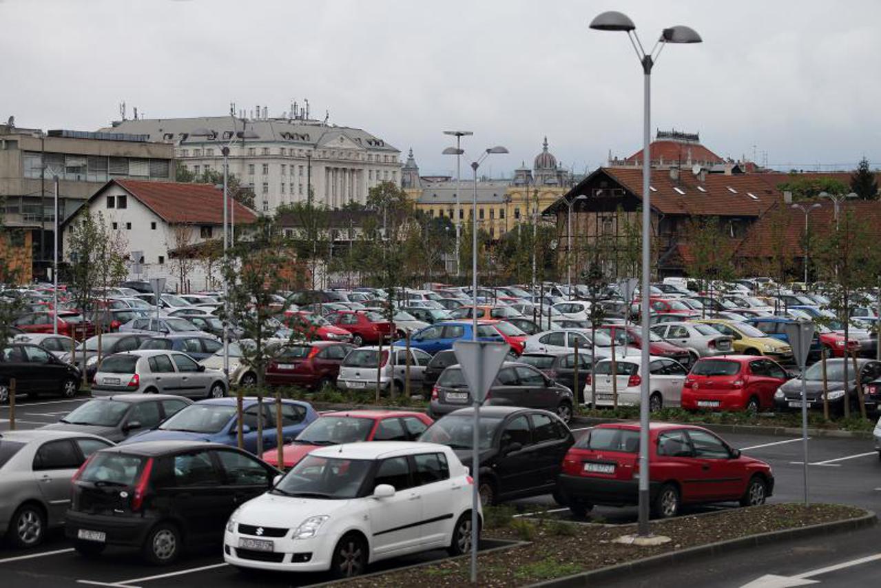 paromlin, parkiralište (1)