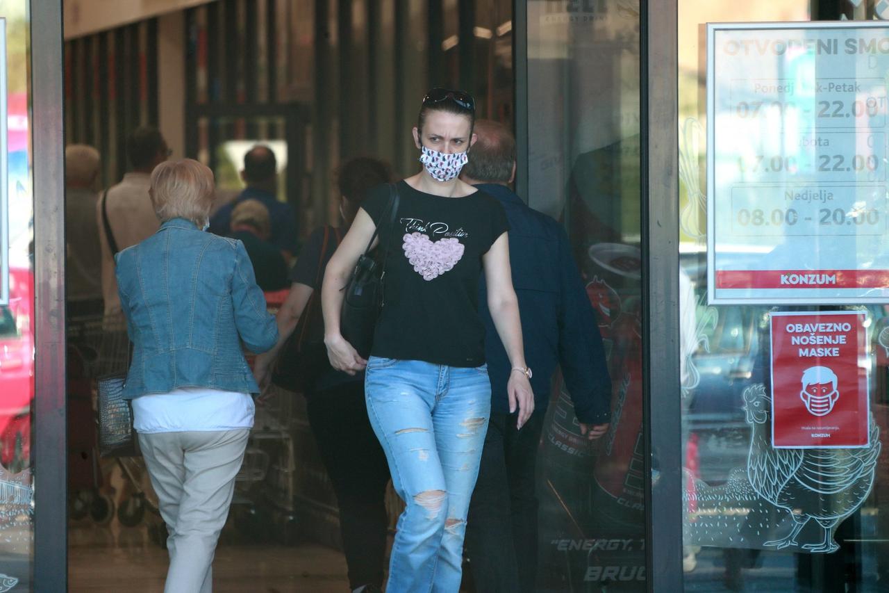 Zagreb: Od danas je obavezno nošenje maski u trgovinama