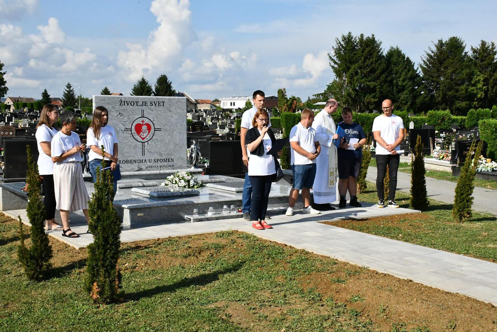 27.06.2024., Slavonski Brod - Blagoslov grobnice za nerodjenu djecu Udruge Betlehem Slavonski Brod na Gradskom groblju u Slavonskom Brodu. Photo: Ivica Galovic/PIXSELL