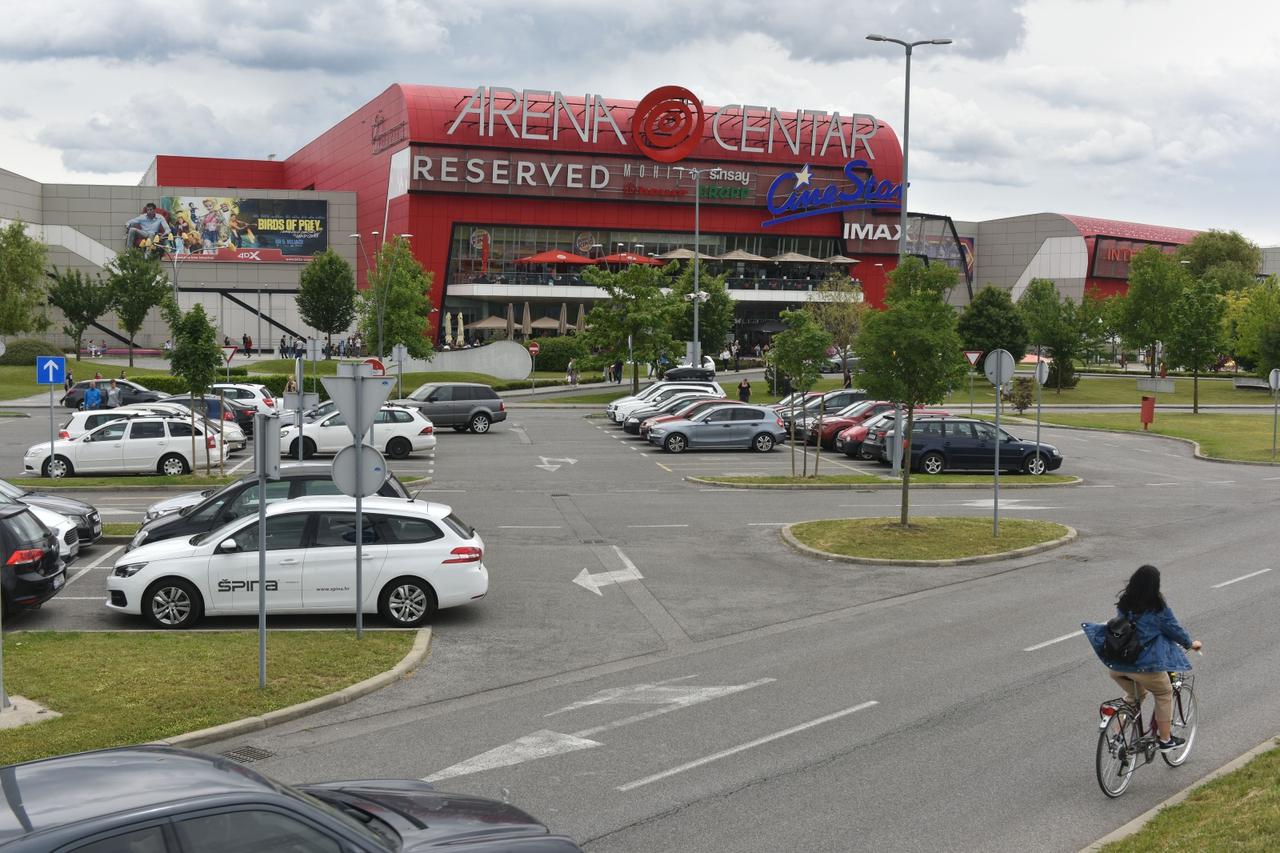 Zagreb: Trgovački centar Arena ponovno otvorio vrata svojim kupcima