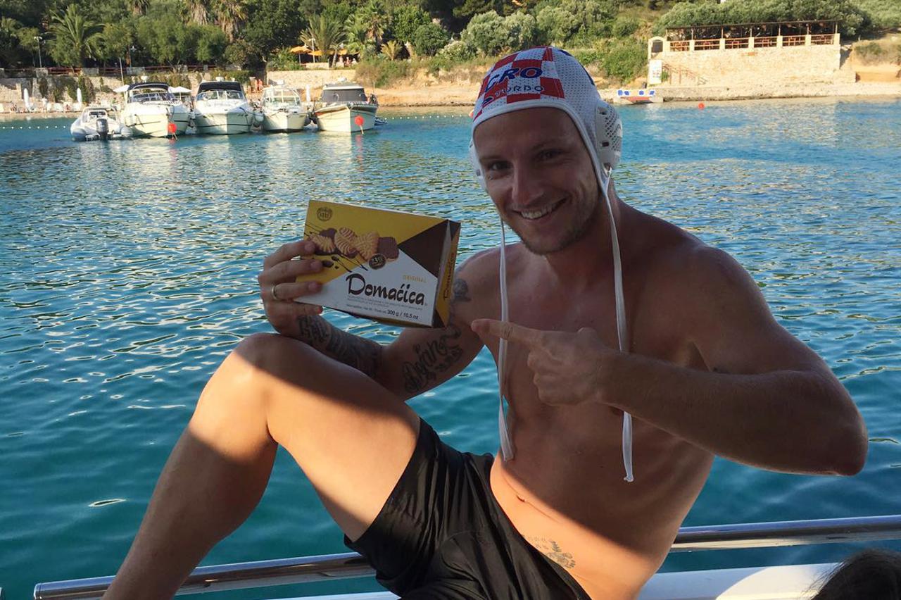 Donesi mi Domaćicu