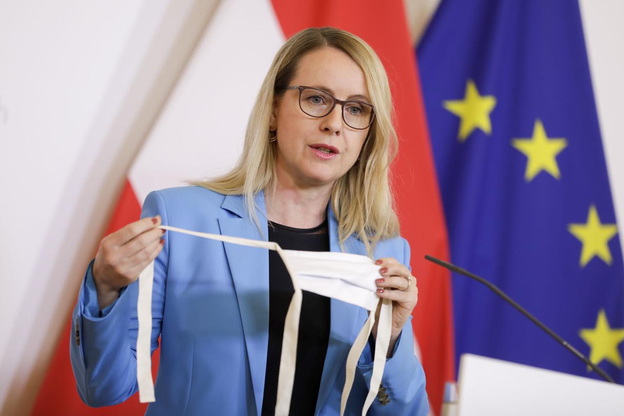 Margarete Schramböck